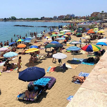 Vacanzenaxos - Casa Frontemare Appartement Giardini-Naxos Buitenkant foto
