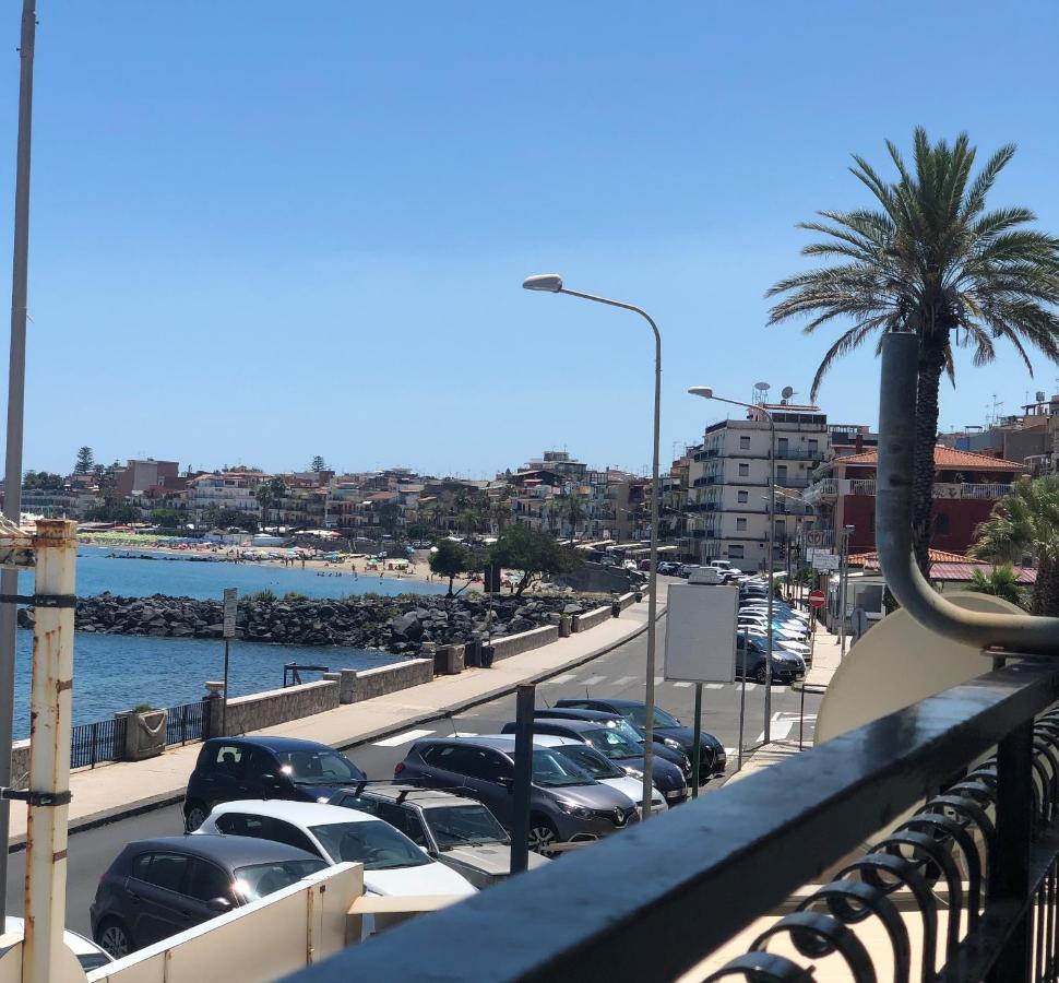 Vacanzenaxos - Casa Frontemare Appartement Giardini-Naxos Buitenkant foto