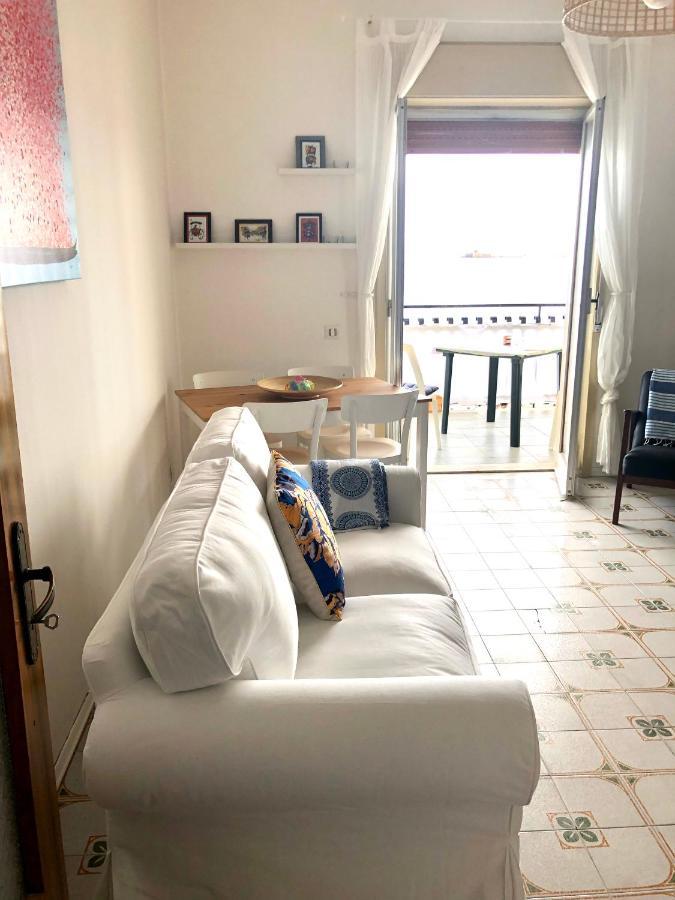 Vacanzenaxos - Casa Frontemare Appartement Giardini-Naxos Buitenkant foto