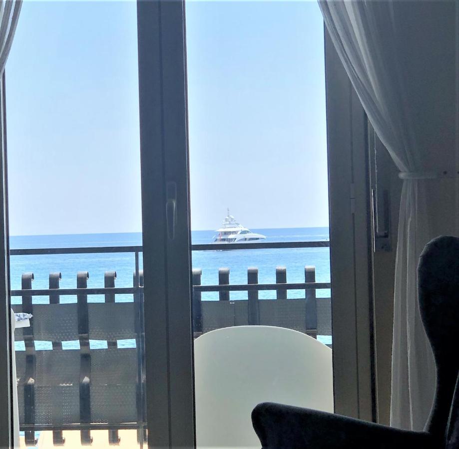 Vacanzenaxos - Casa Frontemare Appartement Giardini-Naxos Buitenkant foto